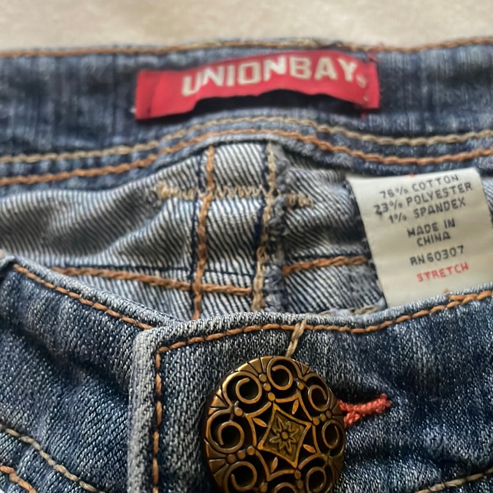 Super hip low waisted denim boot cut Union Bay jeans